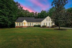 Pre-foreclosure in  HOLLY HILLS LN Mcdonough, GA 30252