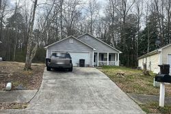 Pre-foreclosure in  RAMBLIN CT Douglasville, GA 30134
