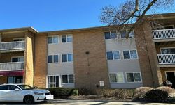 Pre-foreclosure in  BEAU DR UNIT 207 Des Plaines, IL 60016