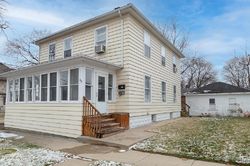 Pre-foreclosure in  6TH AVE Rochelle, IL 61068