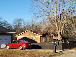 Pre-foreclosure in  CHILTON AVE Florence, AL 35630