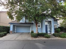 Pre-foreclosure in  DOMINION WOOD LN Elk Grove, CA 95758