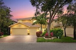 Pre-foreclosure in  NAUTICA LAKE CIR Lake Worth, FL 33463