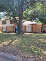 Pre-foreclosure in  WILLOWBEND ST Huntsville, TX 77320