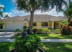 Pre-foreclosure in  W OAK KNOLL CIR Fort Lauderdale, FL 33324