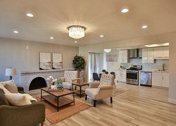 Pre-foreclosure Listing in W MCFADDEN AVE APT A SANTA ANA, CA 92704