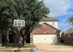 Pre-foreclosure in  BARR LAKE DR Houston, TX 77095