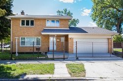 Pre-foreclosure in  S ELIZABETH ST Chicago, IL 60636