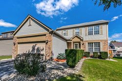 Pre-foreclosure in  HUMMINGBIRD LN Bolingbrook, IL 60440