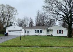 Pre-foreclosure in  GREENBRIAR DR Rochester, NY 14624