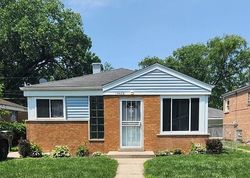 Pre-foreclosure in  UNIVERSITY AVE Dolton, IL 60419