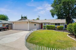 Pre-foreclosure in  REVELSTOK DR Sacramento, CA 95842
