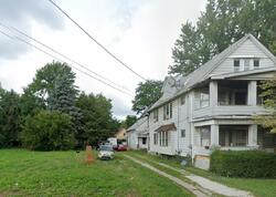 Pre-foreclosure in  E 61ST ST Cleveland, OH 44105