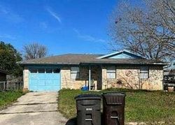 Pre-foreclosure in  SUNFLOWER DR Marion, TX 78124