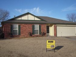 Pre-foreclosure in  SW 5TH ST Yukon, OK 73099
