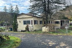 Pre-foreclosure in  W FULTON RD Warnerville, NY 12187