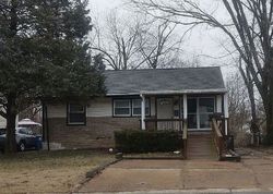 Pre-foreclosure in  RENFREW DR Saint Louis, MO 63137