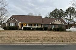 Pre-foreclosure in  WILSHIRE WAY NE Calhoun, GA 30701