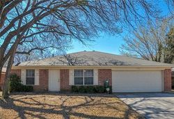 Pre-foreclosure in  WILLOW SPRINGS DR Arlington, TX 76001