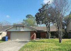 Pre-foreclosure in  CREEKFIELD DR Spring, TX 77379