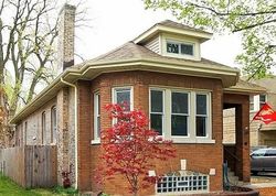 Pre-foreclosure in  S OAKLEY AVE Chicago, IL 60643