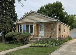 Pre-foreclosure in  45TH PL Lyons, IL 60534