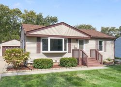 Pre-foreclosure in  PARKSIDE DR Tinley Park, IL 60477