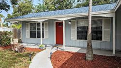 Pre-foreclosure in  CLEMSON RD Venice, FL 34293