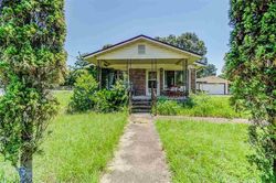 Pre-foreclosure in  LOUISVILLE AVE Pensacola, FL 32526