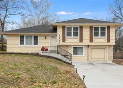 Pre-foreclosure in  E RED BRIDGE RD Kansas City, MO 64137