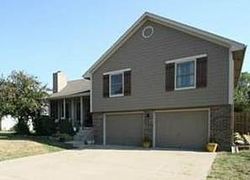 Pre-foreclosure in  NE KENWOOD DR Lees Summit, MO 64064