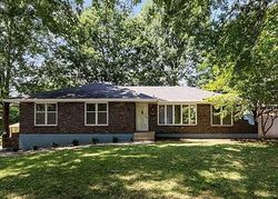 Pre-foreclosure in  E 31ST ST S Independence, MO 64055