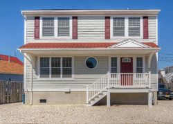 Pre-foreclosure in  INLET DR Point Pleasant Beach, NJ 08742