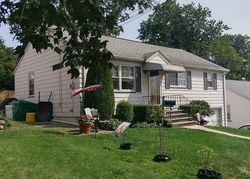 Pre-foreclosure in  MOUNTAINVIEW AVE Nutley, NJ 07110