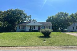 Pre-foreclosure in  LASALLE ST Charlotte, NC 28216