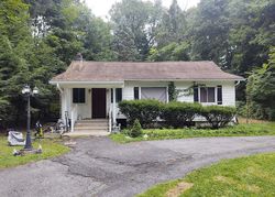 Pre-foreclosure in  LAKESIDE DR Wappingers Falls, NY 12590