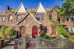 Pre-foreclosure Listing in 83RD ST MIDDLE VILLAGE, NY 11379