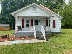 Pre-foreclosure in  CLARKS CHAPEL RD Lenoir, NC 28645