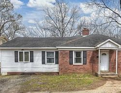 Pre-foreclosure in  REMOUNT RD Charlotte, NC 28208