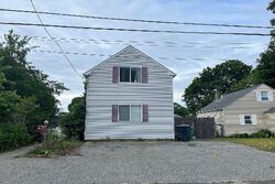 Pre-foreclosure in  HAZARD AVE Warwick, RI 02889
