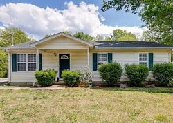 Pre-foreclosure in  MEADOWVIEW DR Christiana, TN 37037