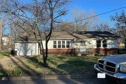 Pre-foreclosure in  BEVERLY LN Farmington, MO 63640