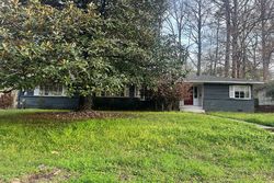 Pre-foreclosure in  PARKWOOD PL Jackson, MS 39206