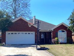 Pre-foreclosure in  OAK LEA RD SW Decatur, AL 35603