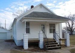 Pre-foreclosure in  N OTTAWA ST Lincoln, IL 62656