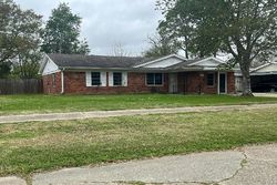 Pre-foreclosure in  EAST DR New Iberia, LA 70563