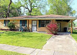 Pre-foreclosure in  SAN JUAN DR Baton Rouge, LA 70811