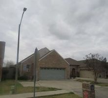 Pre-foreclosure in  DULLES DR Lafayette, LA 70506