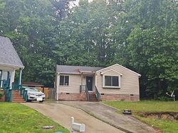 Pre-foreclosure in  CRESTVIEW DR Toano, VA 23168