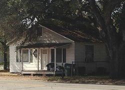 Pre-foreclosure in  FANNIN ST Columbus, TX 78934